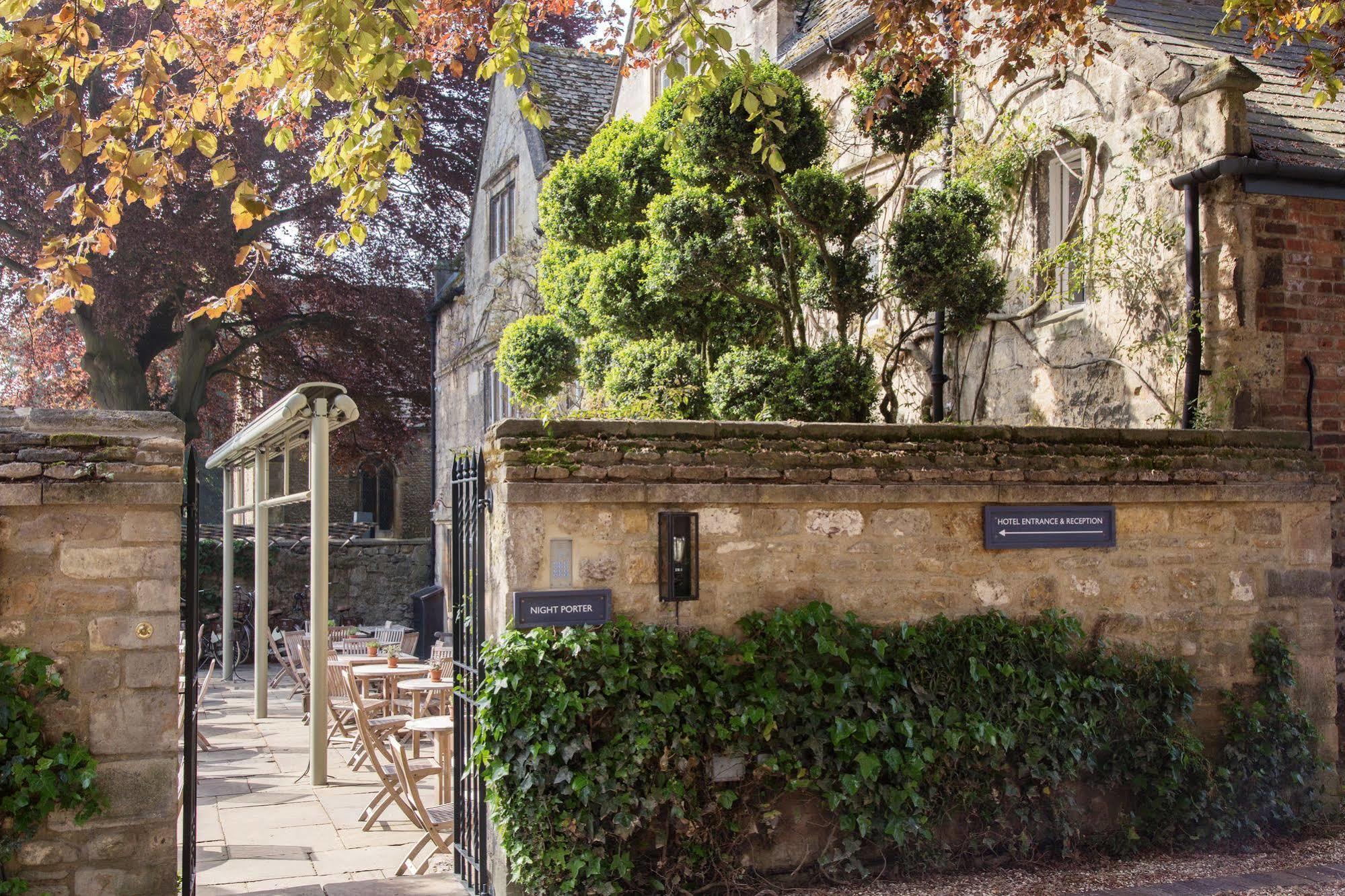 Old Parsonage Hotel Oxford Exterior foto The entrance to the museum